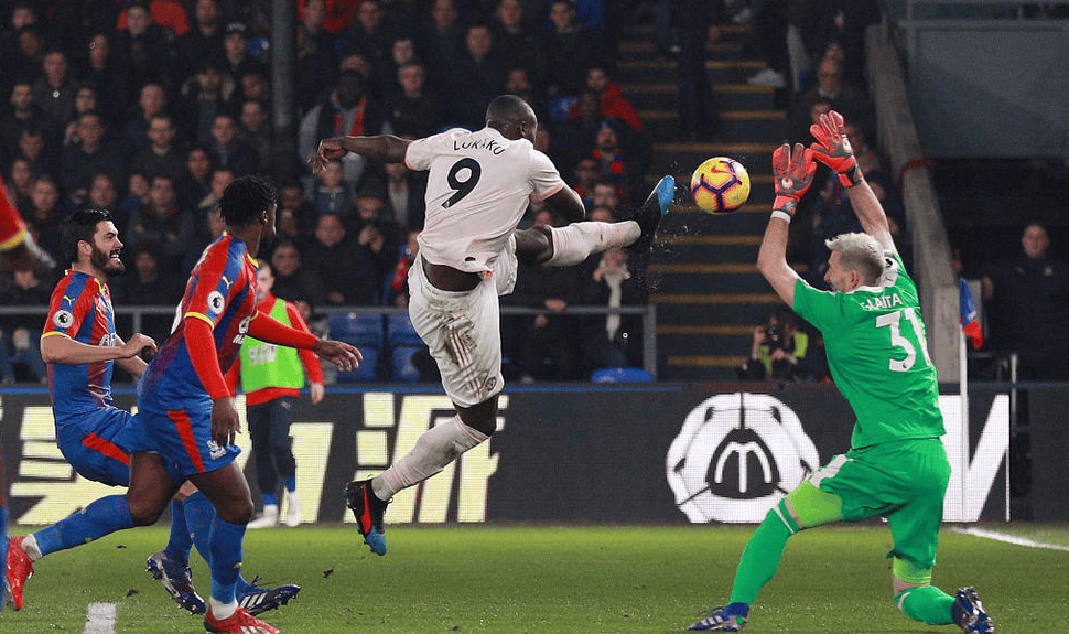 开云APP-佛罗伦萨客场胜利，球队表现出色